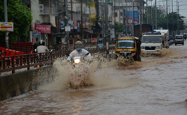Guwahati Floods : बारिश बनी आफत, जनजीवन प्रभावित