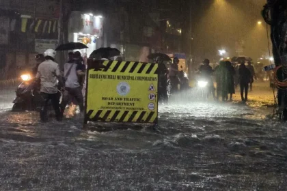 Mumbai Rain News - बारिश ने तोड़े 107 साल के रिकॉर्ड: जनजीवन अस्त-व्यस्त, IMD का अलर्ट जारी