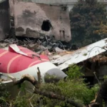Ahmedabad Flight Crash News: अहमदाबाद विमान हादसे ने पूरे देश को किया सदमे में, 240 से ज्यादा लोगों की मौत