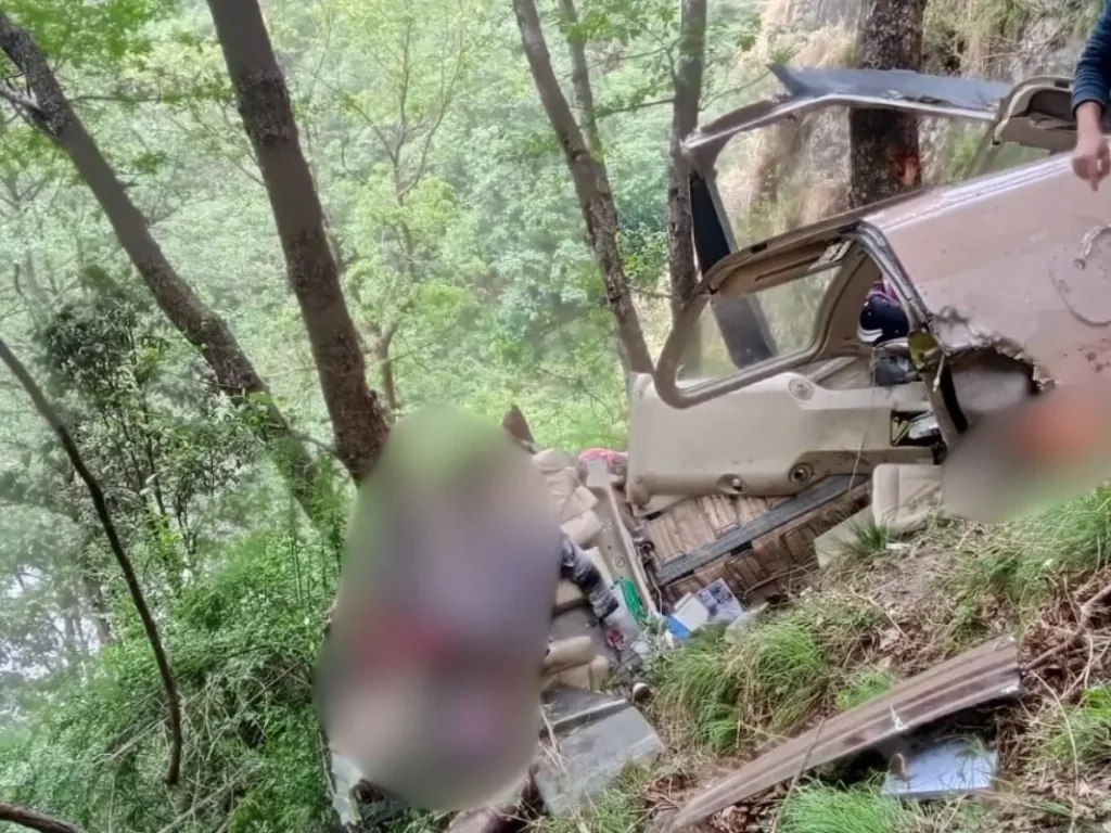 Helicopter Crash Kedarnath - केदारनाथ हेलिकॉप्टर क्रैश में 7 की मौत, हादसे से दहला उत्तराखंड